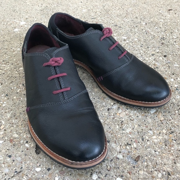 Ahnu Shoes - Ahnu Emery Leather Oxfords 👞